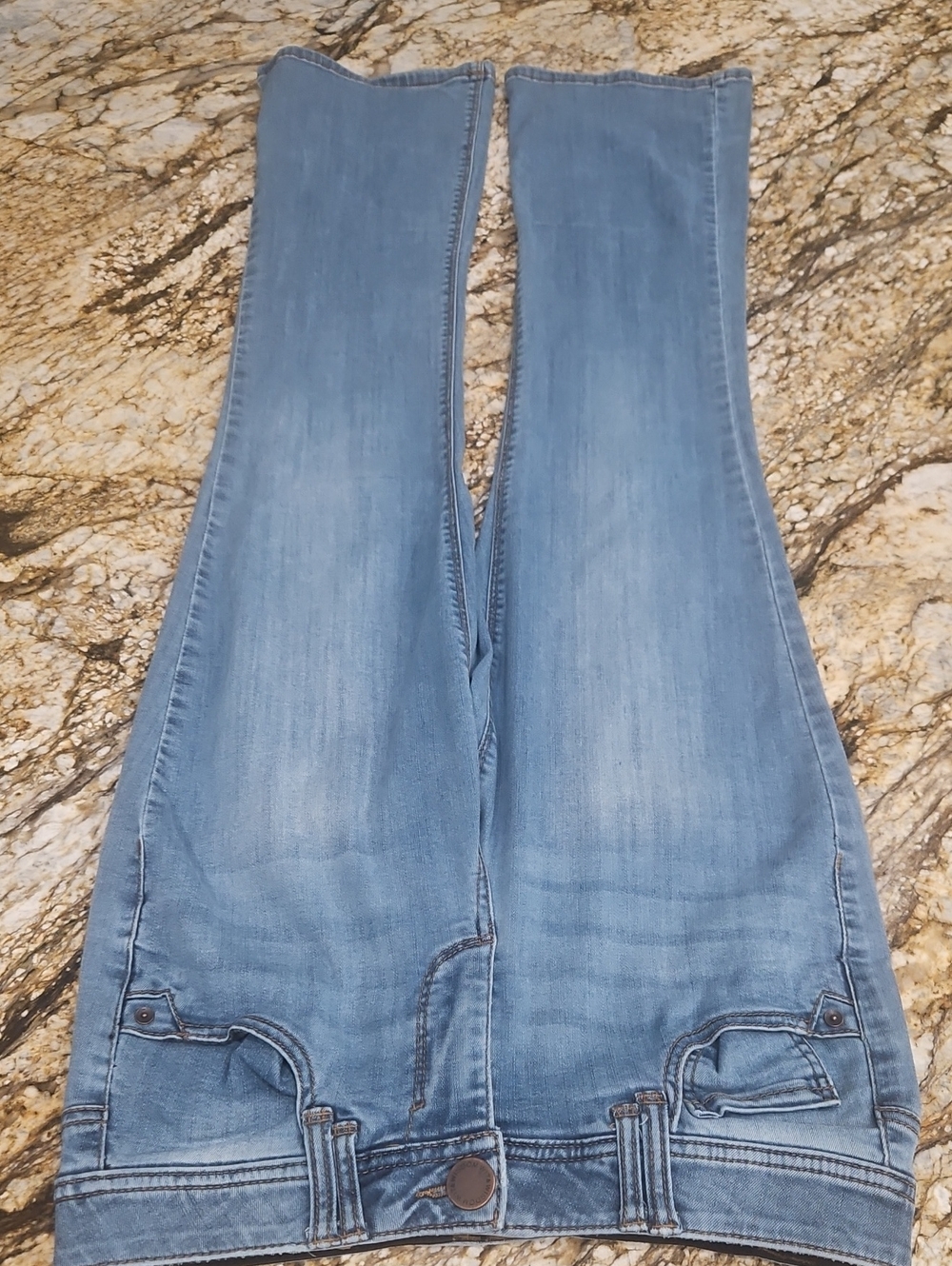 WIT & WISDOM Women's Blue Flared Jeans. Size 6 Inseam 30.5" Rise 9"